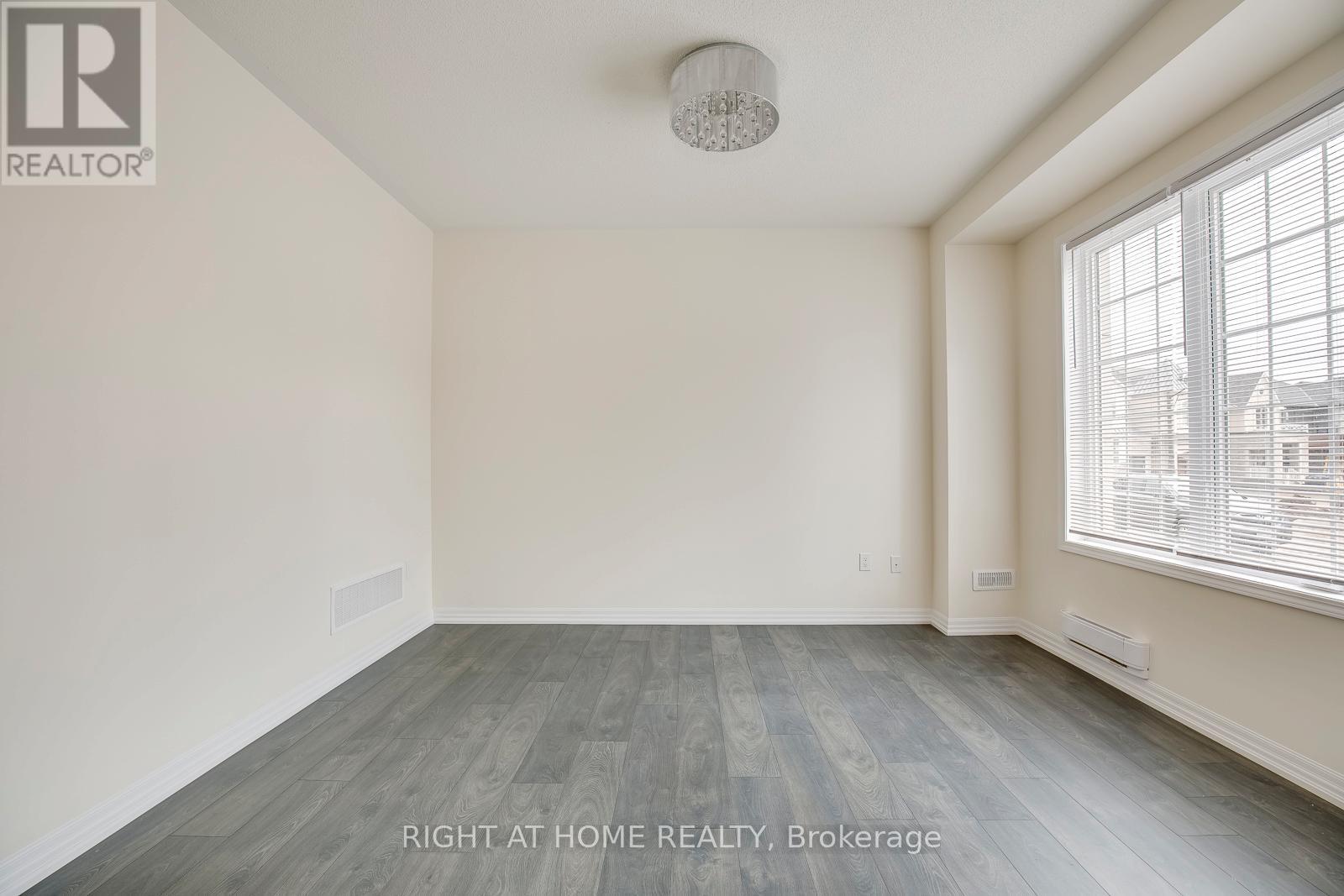 3329 Vardon Way, Oakville, Ontario  L6M 1R6 - Photo 3 - W13629954
