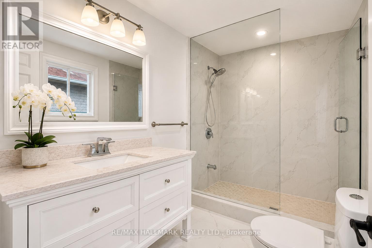 92 Weldrick Road E, Richmond Hill, Ontario  L4C 8T7 - Photo 18 - N13225490