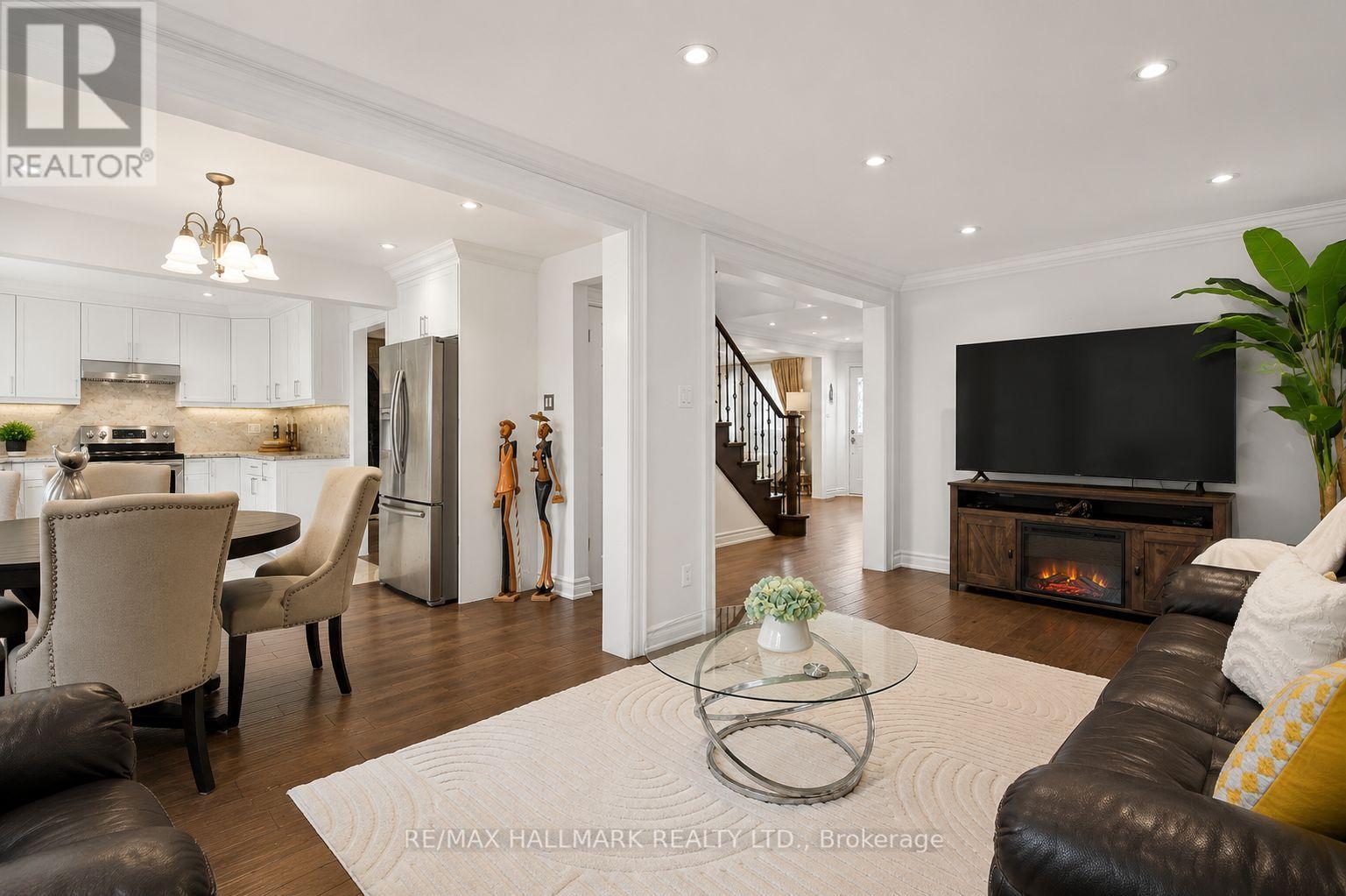92 Weldrick Road E, Richmond Hill, Ontario  L4C 8T7 - Photo 8 - N13225490