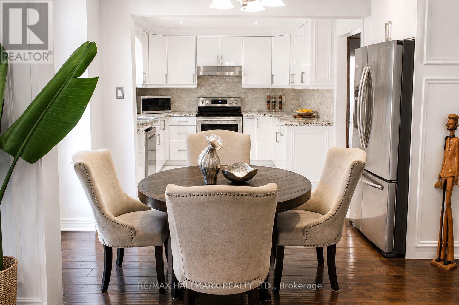 92 Weldrick Road E, Richmond Hill, Ontario  L4C 8T7 - Photo 9 - N13225490