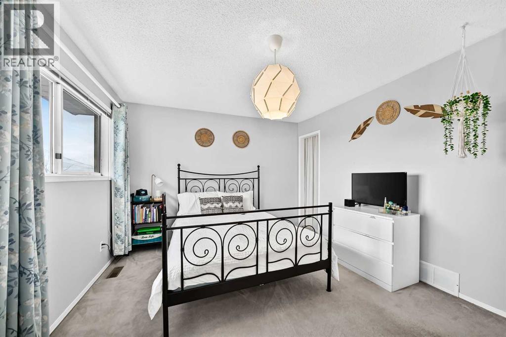 89 Bedford Manor NE, Calgary, Alberta  T3K 4B8 - Photo 18 - A2324015