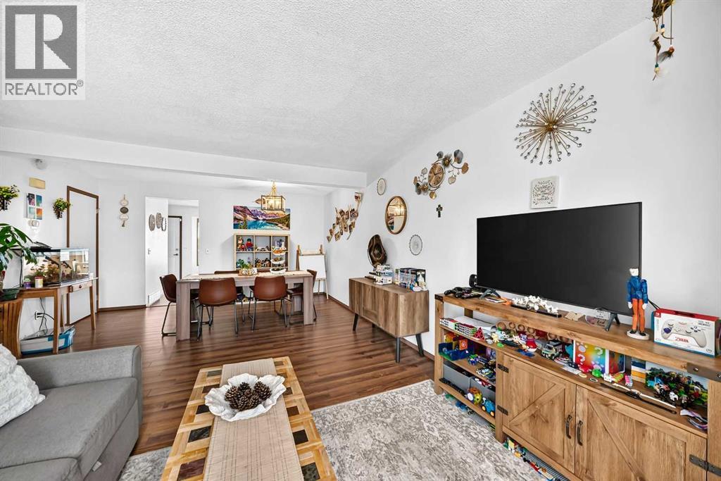 89 Bedford Manor NE, Calgary, Alberta  T3K 4B8 - Photo 5 - A2324015