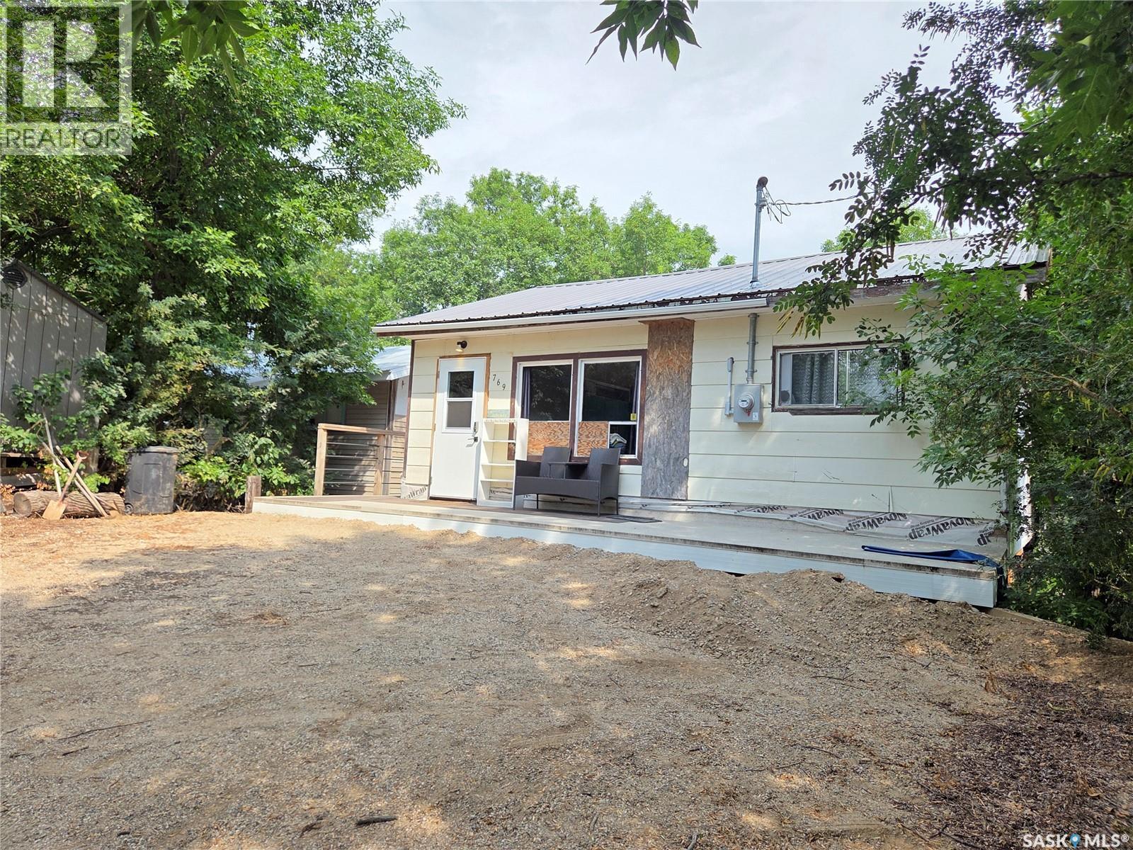 769 Ennis Avenue, White Bear Ir 70, Saskatchewan S0C 0R0 - Photo 3 - SK044307