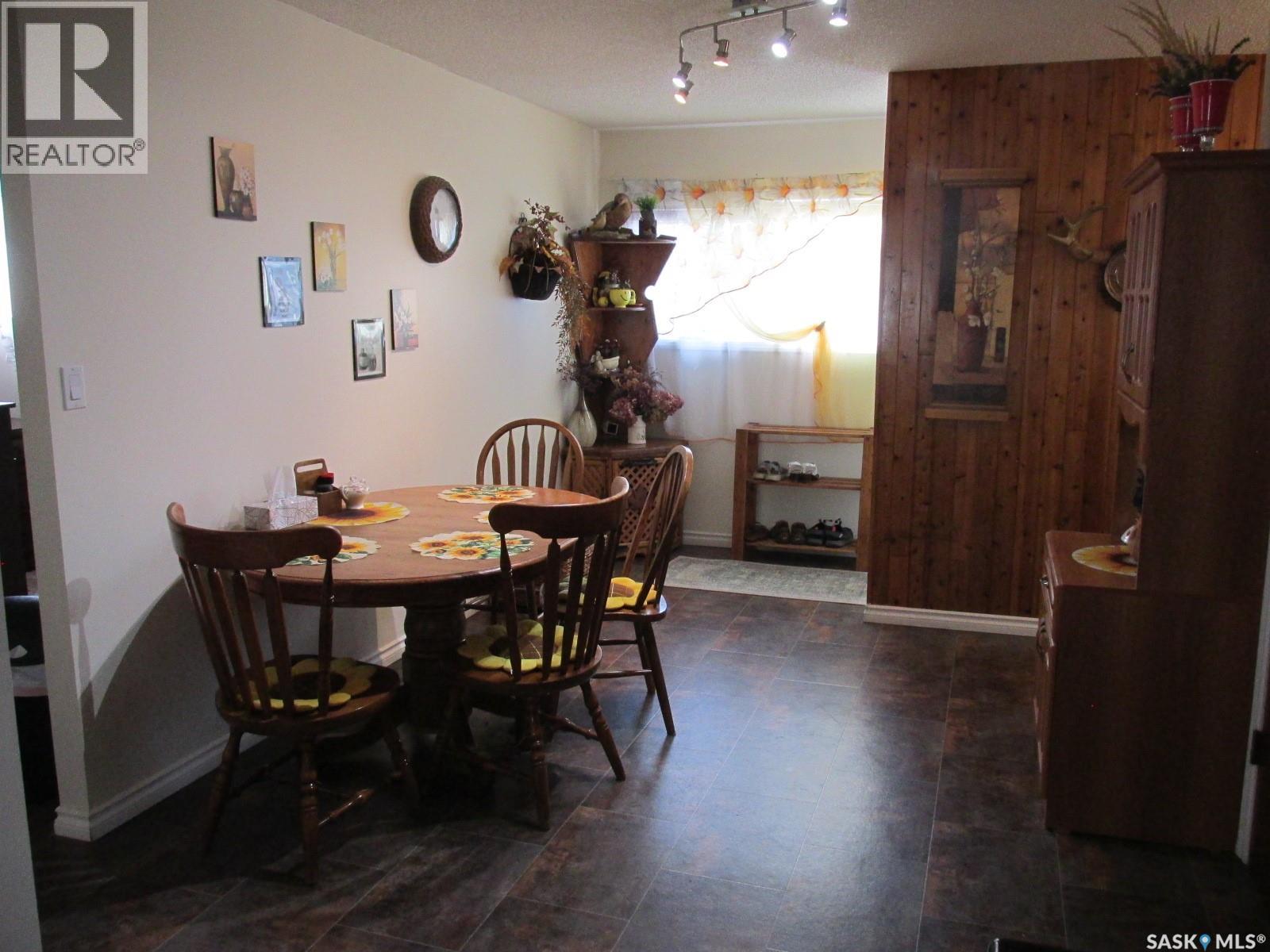 311 3rd Street N, Nipawin, Saskatchewan S0E 1E0 - Photo 10 - SK044292
