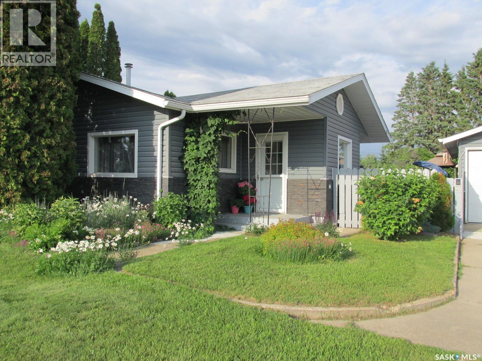 311 3rd Street N, Nipawin, Saskatchewan S0E 1E0 - Photo 3 - SK044292