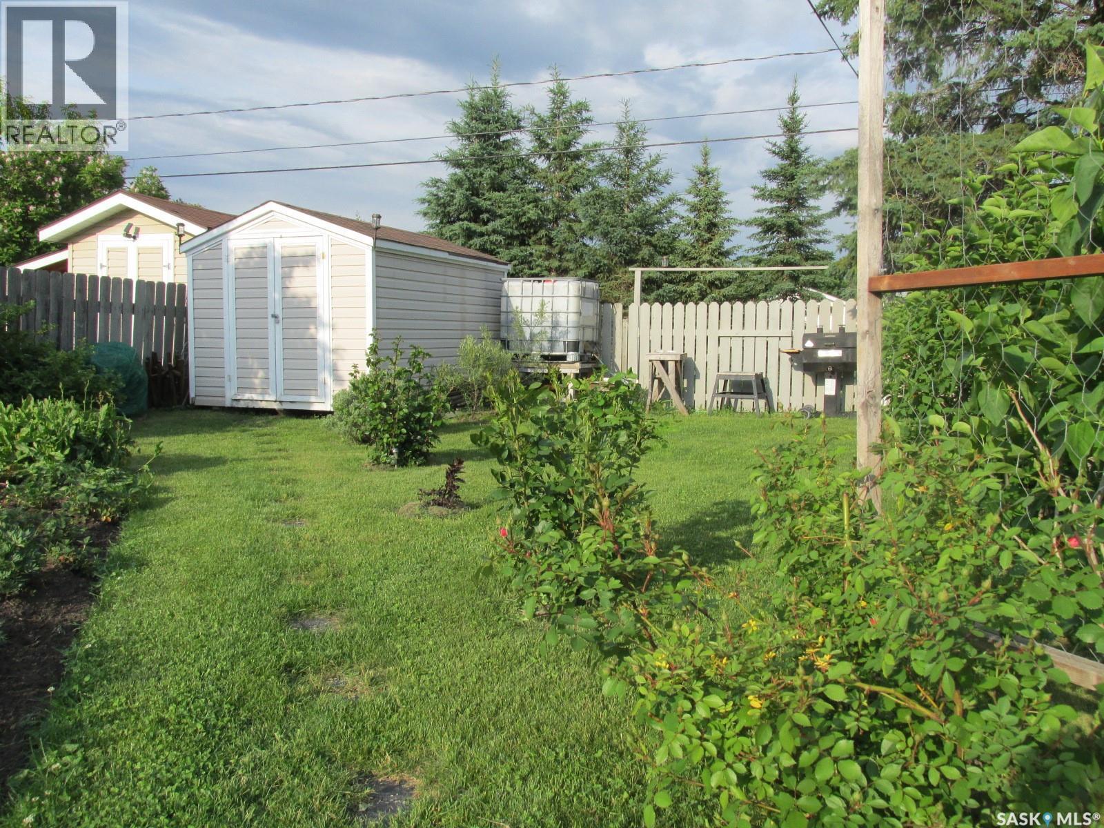 311 3rd Street N, Nipawin, Saskatchewan S0E 1E0 - Photo 45 - SK044292