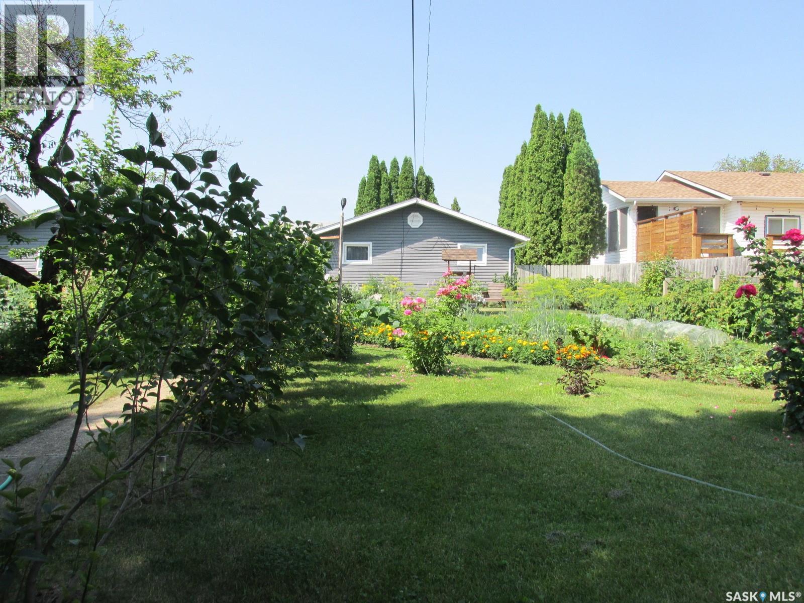 311 3rd Street N, Nipawin, Saskatchewan S0E 1E0 - Photo 48 - SK044292