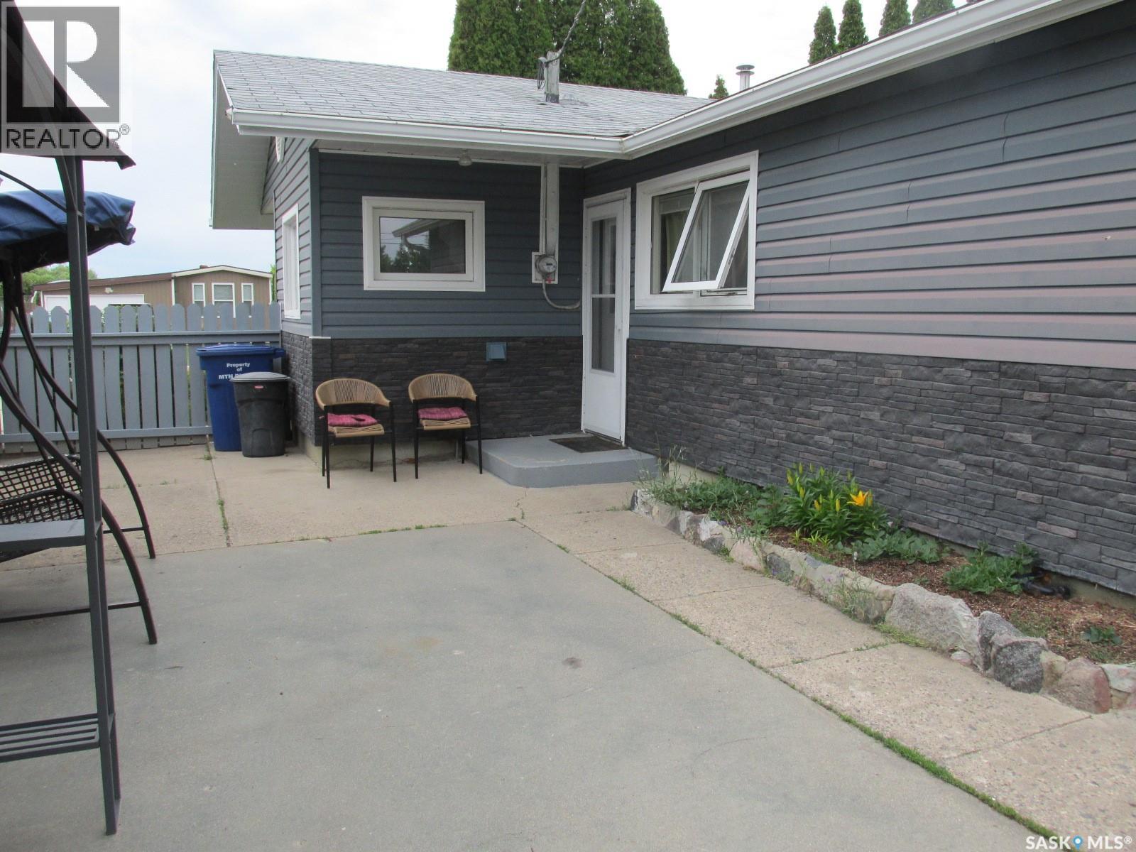 311 3rd Street N, Nipawin, Saskatchewan S0E 1E0 - Photo 8 - SK044292