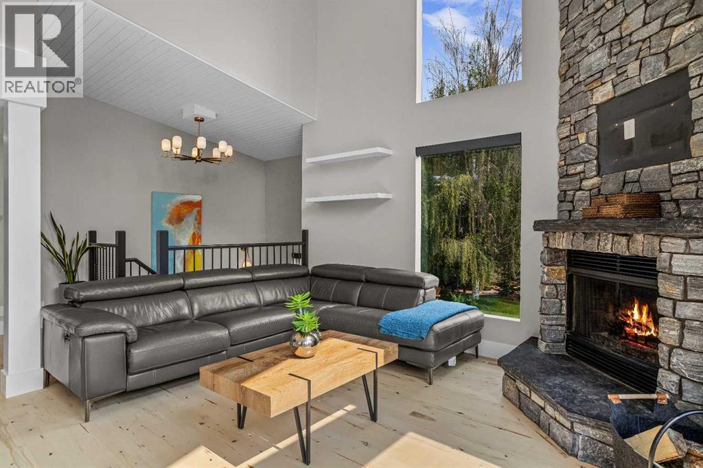 610 Larch Place, Canmore, Alberta  T1W 1S1 - Photo 9 - A2332223