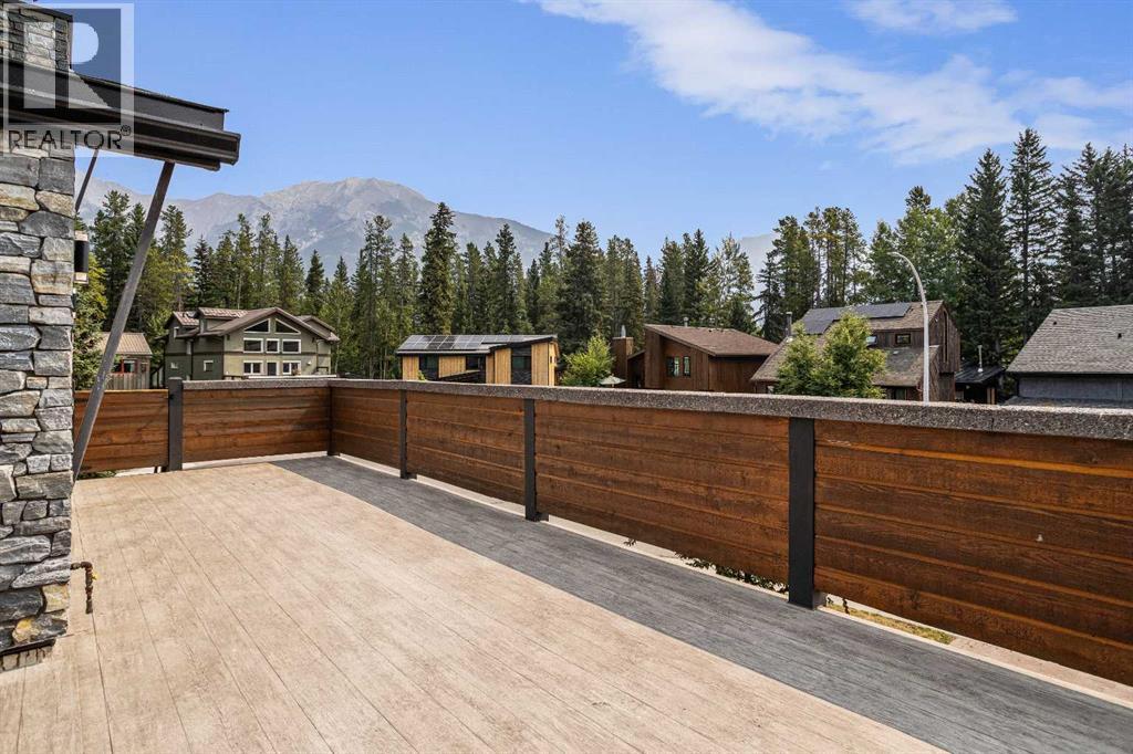610 Larch Place, Canmore, Alberta  T1W 1S1 - Photo 5 - A2332223