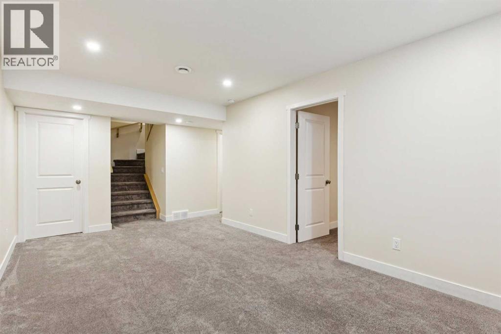 257 Cougartown Circle SW, Calgary, Alberta  T3H 0A2 - Photo 24 - A2327920