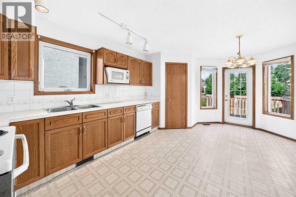 396 Hawkstone Drive NW, Calgary, Alberta  T3G 3T7 - Photo 6 - A2333537