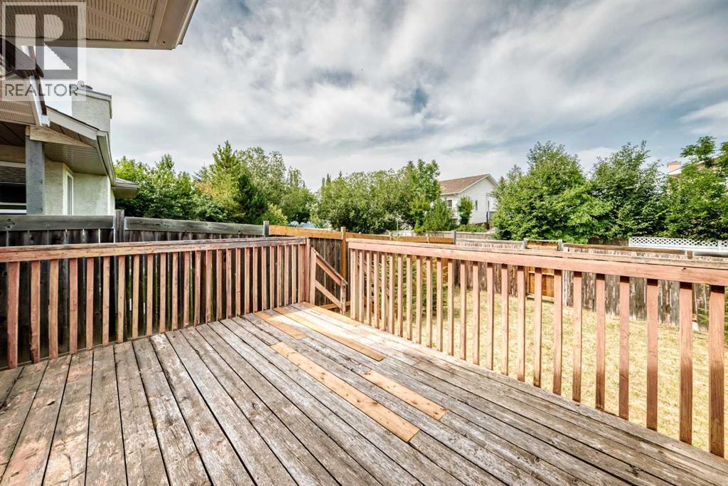 396 Hawkstone Drive NW, Calgary, Alberta  T3G 3T7 - Photo 9 - A2333537