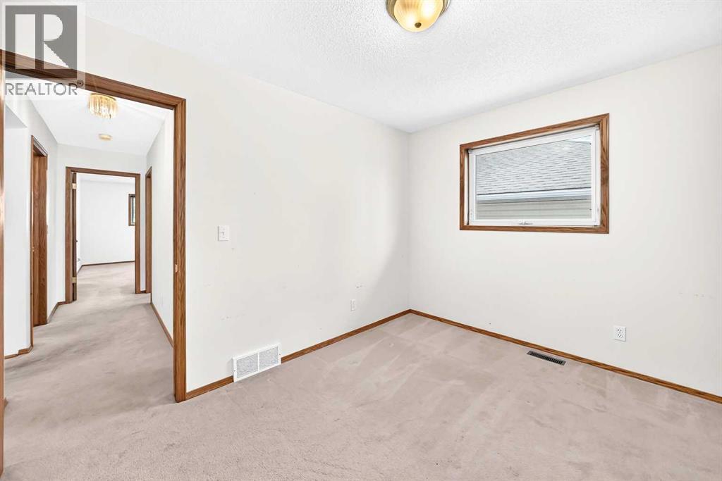 396 Hawkstone Drive NW, Calgary, Alberta  T3G 3T7 - Photo 20 - A2333537