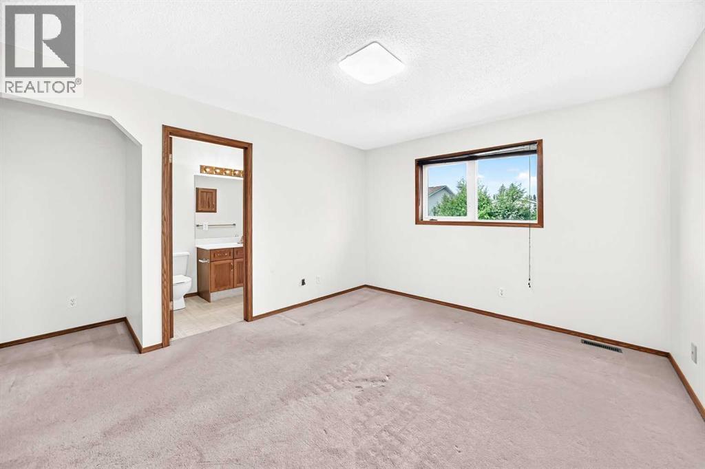 396 Hawkstone Drive NW, Calgary, Alberta  T3G 3T7 - Photo 15 - A2333537