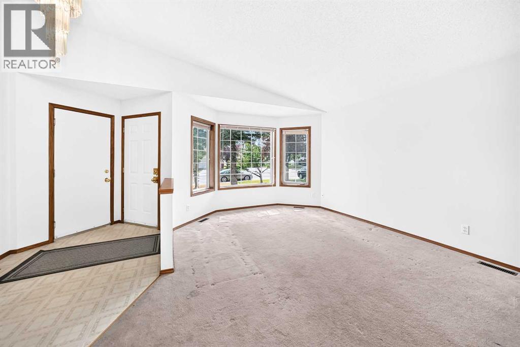 396 Hawkstone Drive NW, Calgary, Alberta  T3G 3T7 - Photo 11 - A2333537
