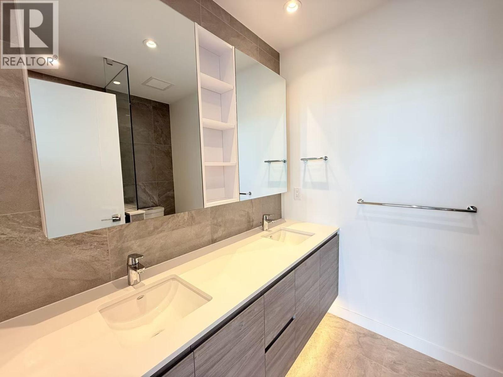 2103 660 Quayside Drive, New Westminster, British Columbia  V3M 0P1 - Photo 5 - R3079883