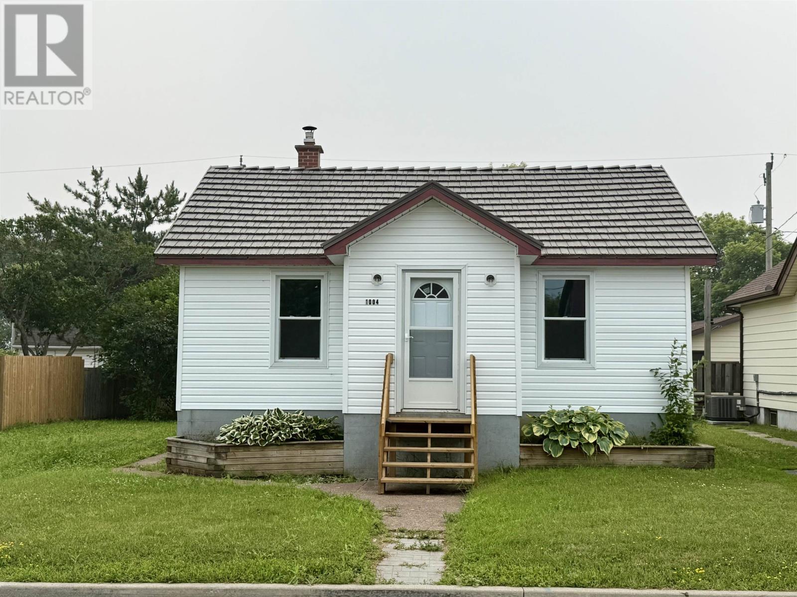 1004 Gore Street W, Thunder Bay, Ontario