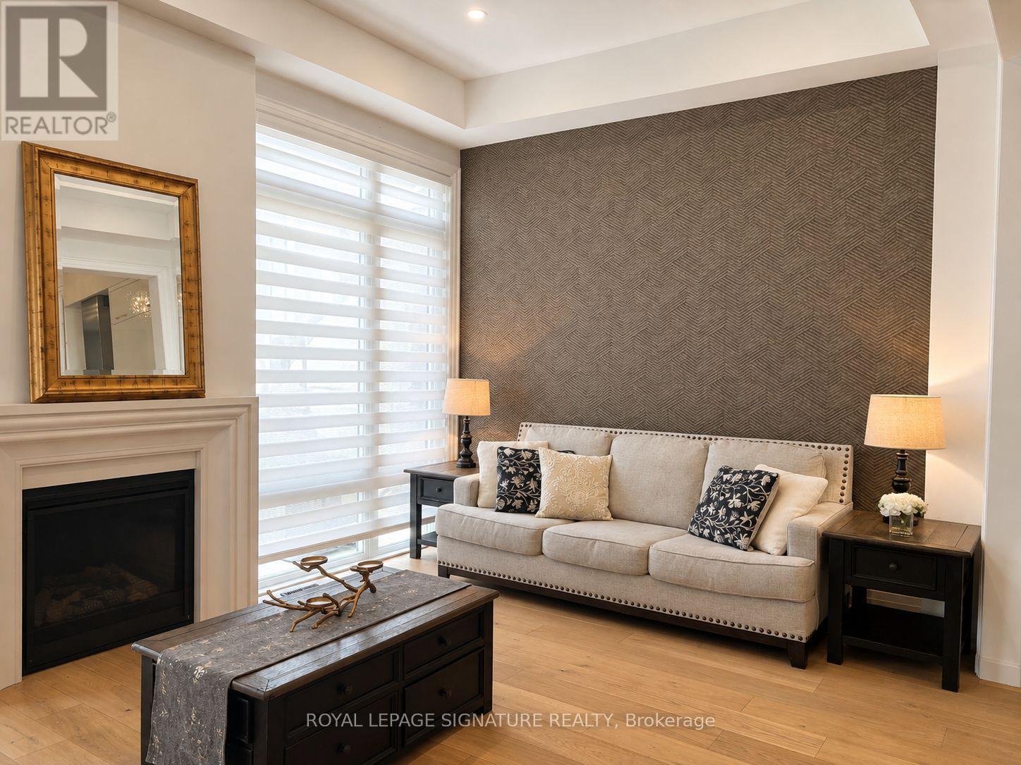 308 King Road, Richmond Hill, Ontario  L4E 1H4 - Photo 4 - N13629018