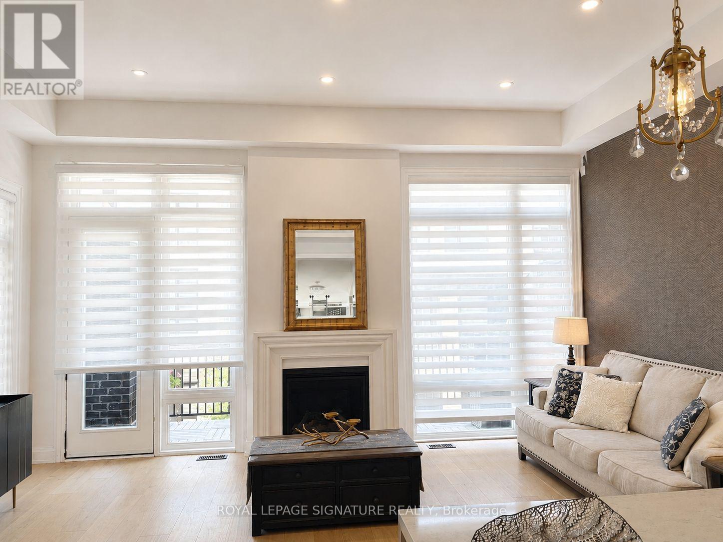 308 King Road, Richmond Hill, Ontario  L4E 1H4 - Photo 6 - N13629018