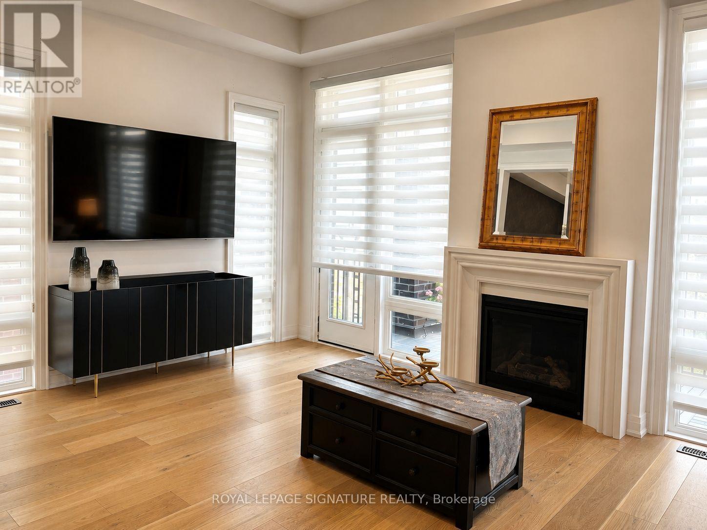 308 King Road, Richmond Hill, Ontario  L4E 1H4 - Photo 7 - N13629018