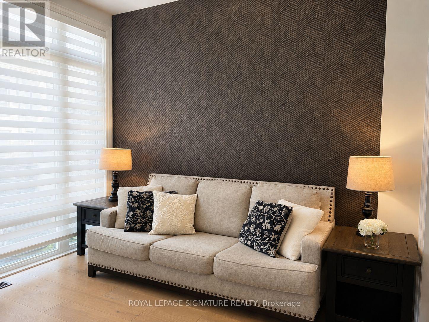308 King Road, Richmond Hill, Ontario  L4E 1H4 - Photo 8 - N13629018