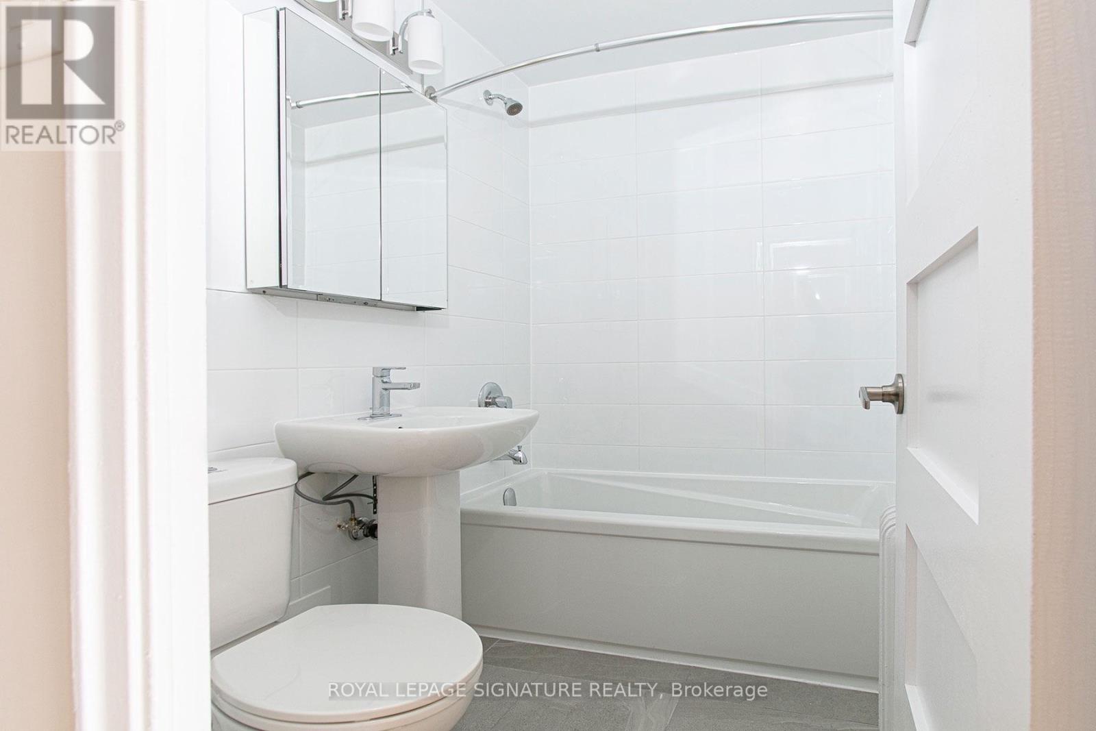 203 - 2 Grandstand Place, Toronto, Ontario  M4H 1E2 - Photo 9 - C13628758