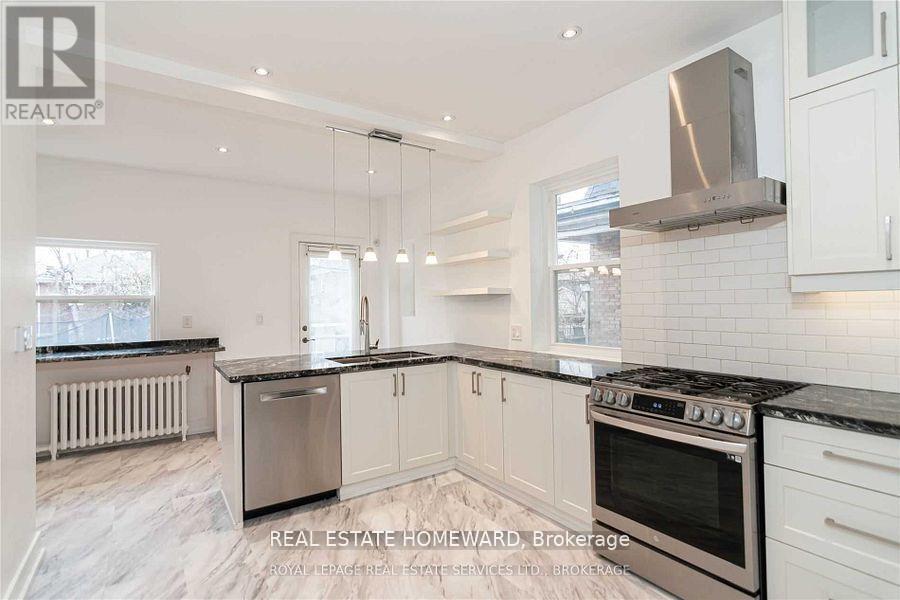 56 Oakwood Avenue, Toronto, Ontario  M6H 2V6 - Photo 5 - C13630008