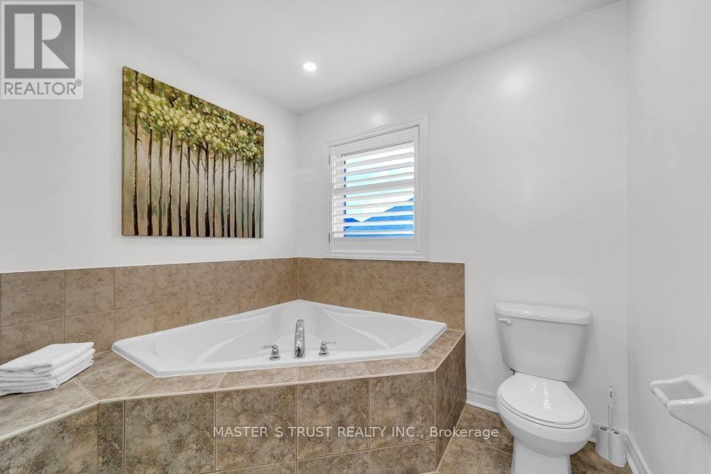 114 Herefordshire Crescent, East Gwillimbury, Ontario  L9N 0B4 - Photo 37 - N13630004