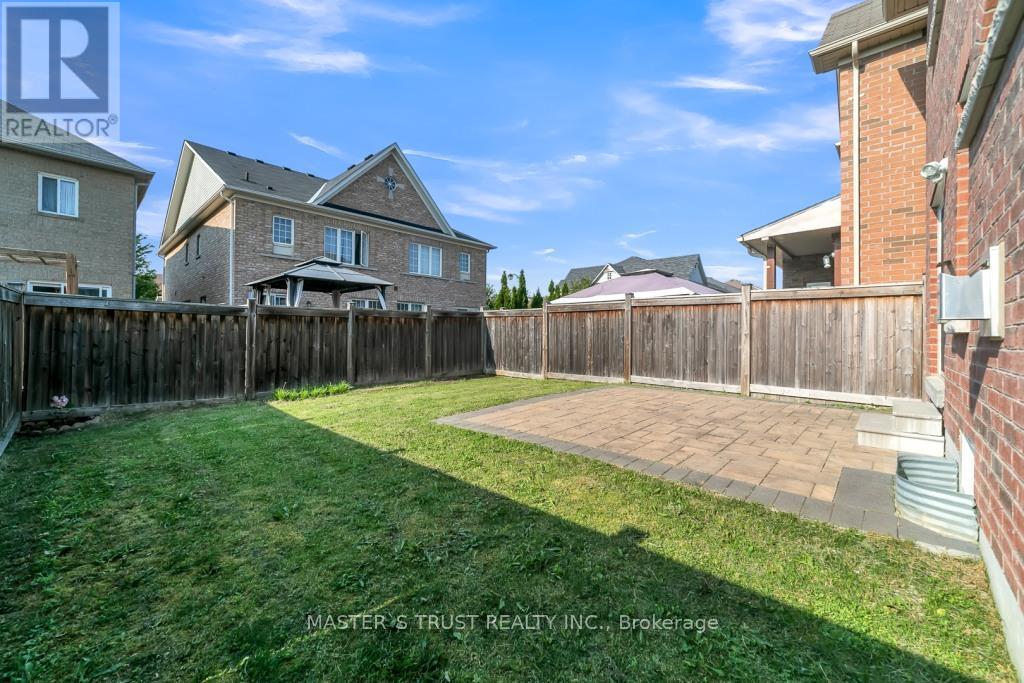 114 Herefordshire Crescent, East Gwillimbury, Ontario  L9N 0B4 - Photo 47 - N13630004
