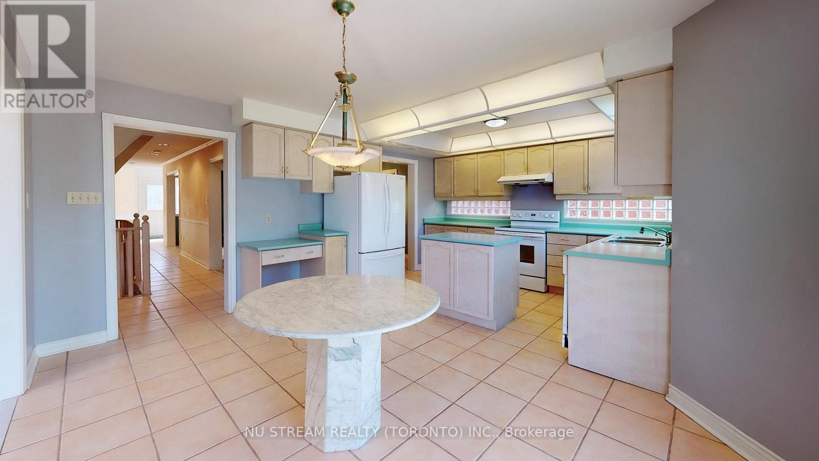 1337 Daniel Creek Road, Mississauga, Ontario  L5V 1V3 - Photo 10 - W13629998