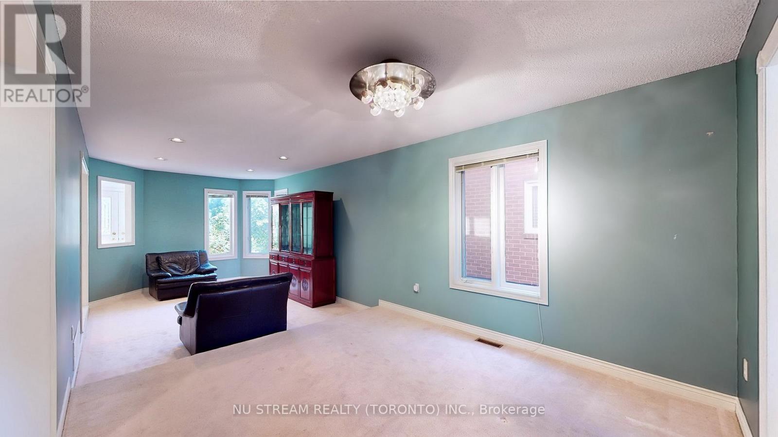 1337 Daniel Creek Road, Mississauga, Ontario  L5V 1V3 - Photo 5 - W13629998