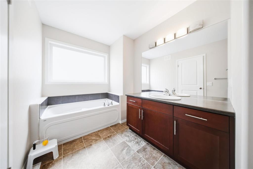143 Mosselle Drive, Winnipeg, Manitoba  R2P 2T7 - Photo 25 - 202619194