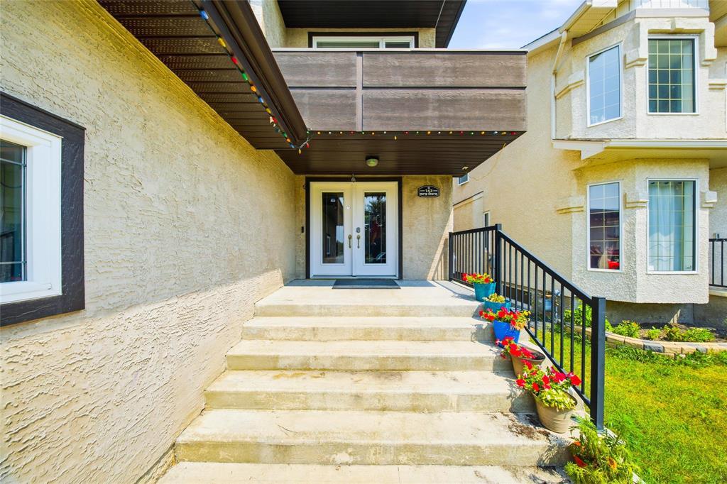 143 Mosselle Drive, Winnipeg, Manitoba  R2P 2T7 - Photo 3 - 202619194