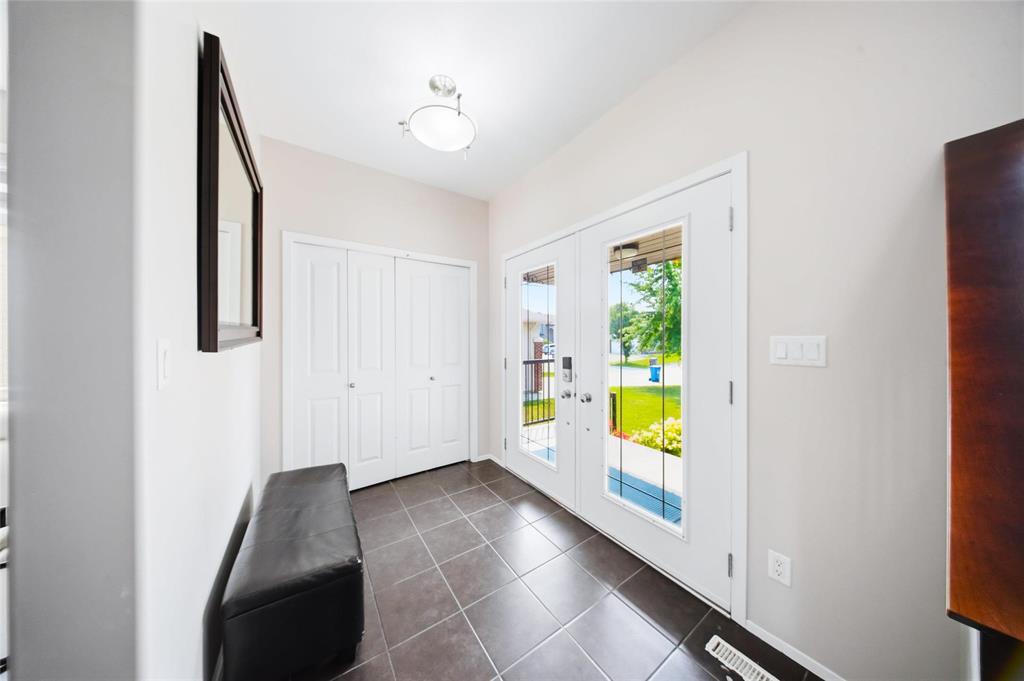 143 Mosselle Drive, Winnipeg, Manitoba  R2P 2T7 - Photo 4 - 202619194