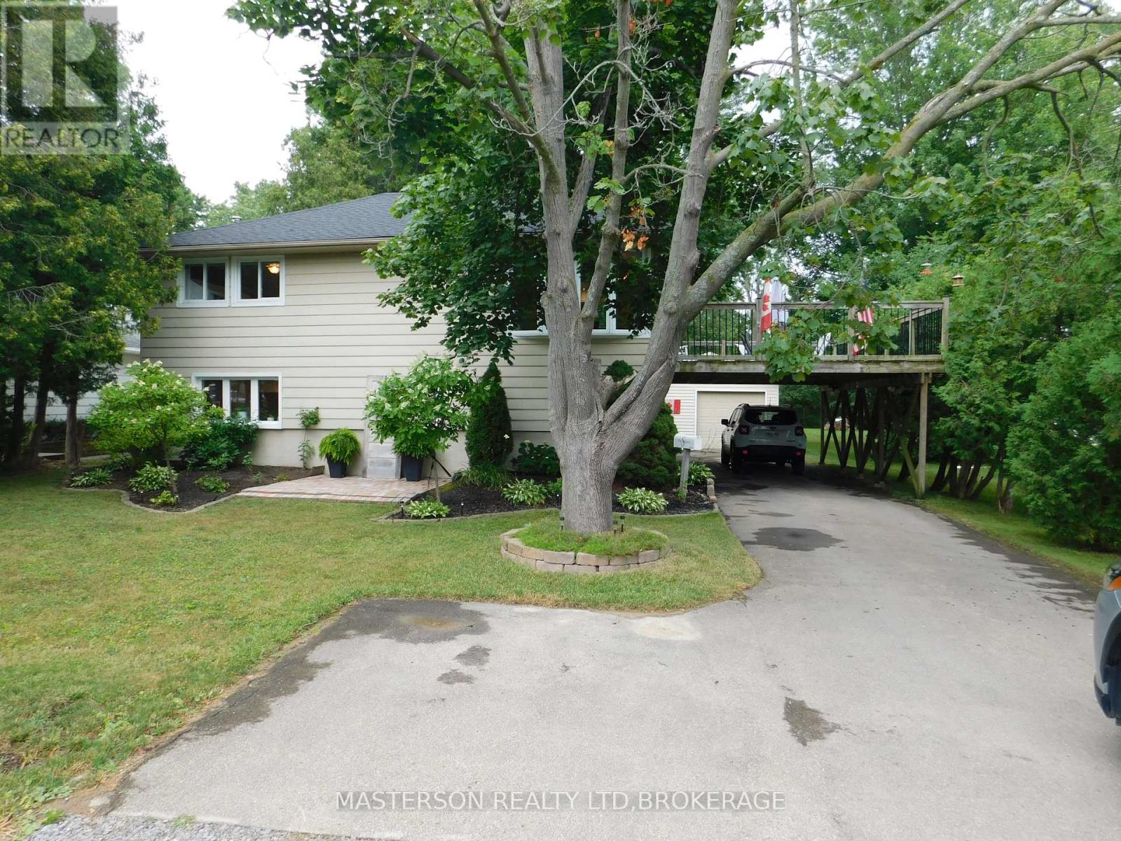 1208 Benner Avenue, Fort Erie, Ontario  L2A 4N7 - Photo 2 - X13553274