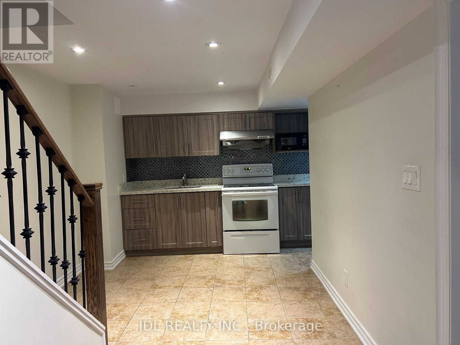 Two-Bedroom Bsmt - 36 Bendamere Cres Crescent, Markham, Ontario  L3P 6Y1 - Photo 10 - N13630040