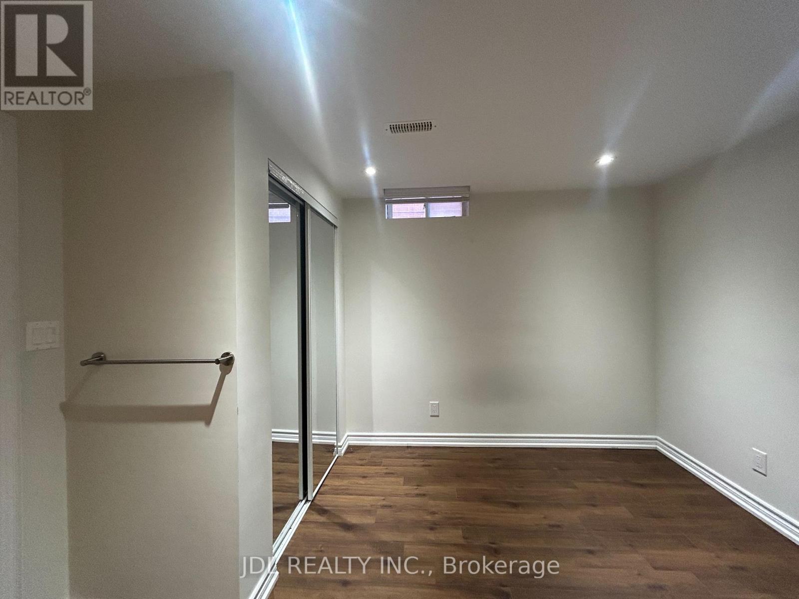 Two-Bedroom Bsmt - 36 Bendamere Cres Crescent, Markham, Ontario  L3P 6Y1 - Photo 3 - N13630040