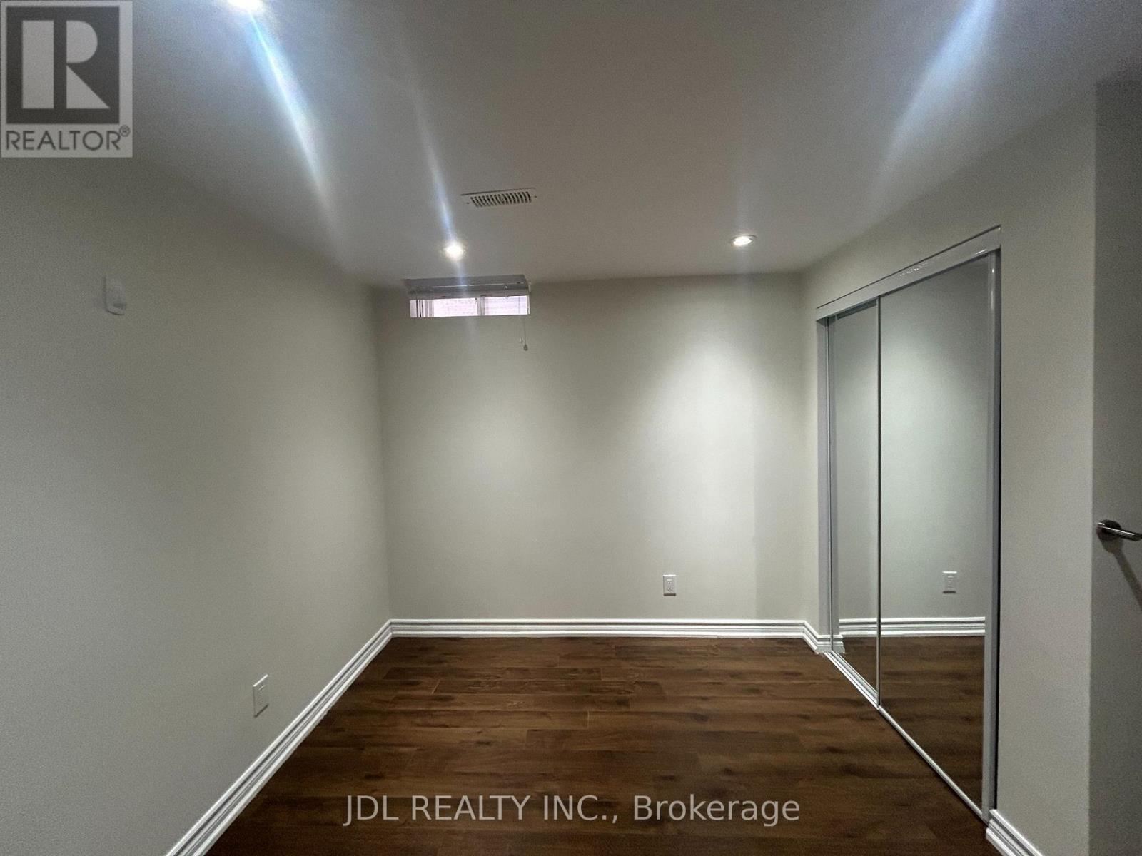 Two-Bedroom Bsmt - 36 Bendamere Cres Crescent, Markham, Ontario  L3P 6Y1 - Photo 7 - N13630040
