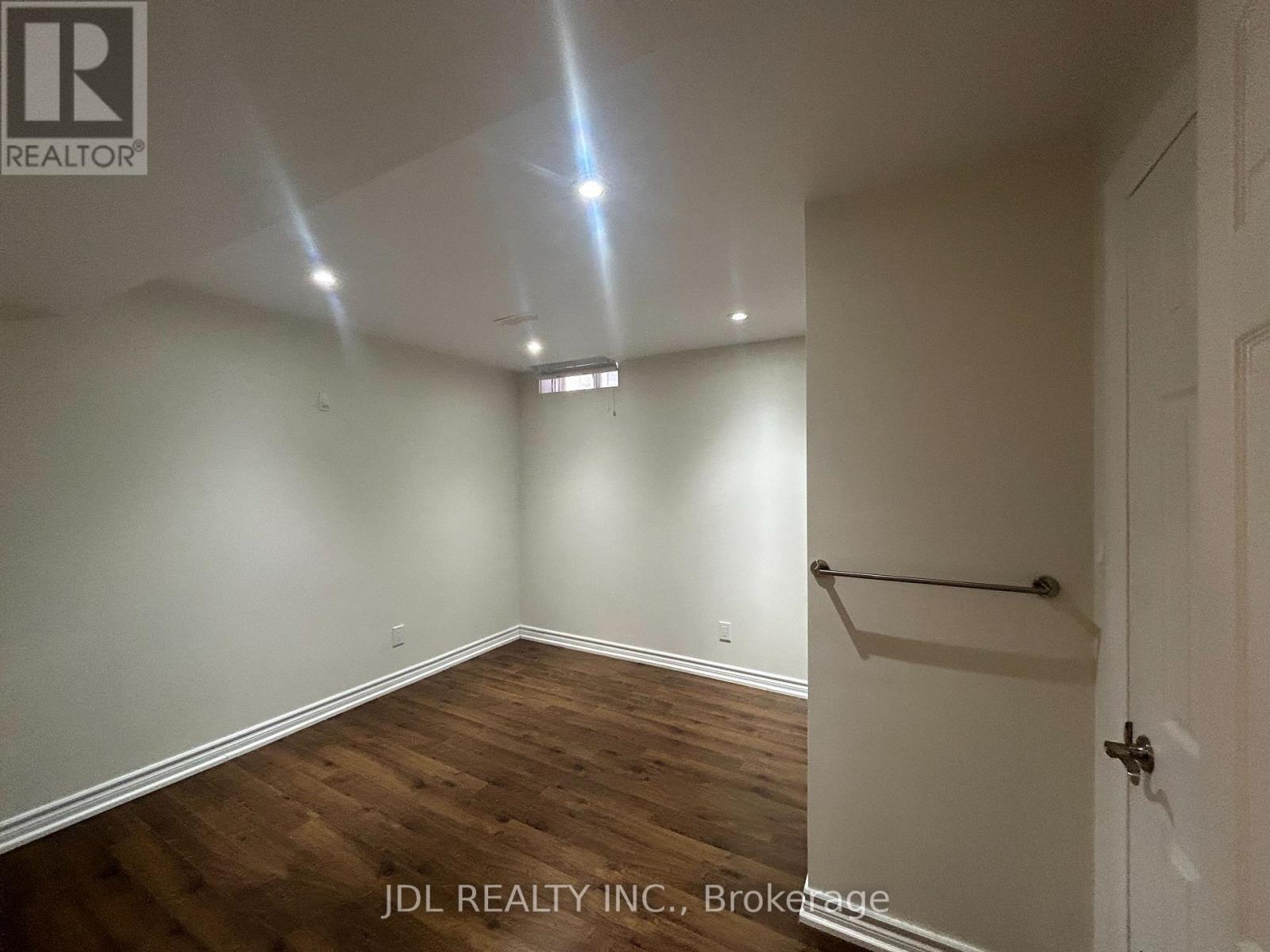 Two-Bedroom Bsmt - 36 Bendamere Cres Crescent, Markham, Ontario  L3P 6Y1 - Photo 8 - N13630040