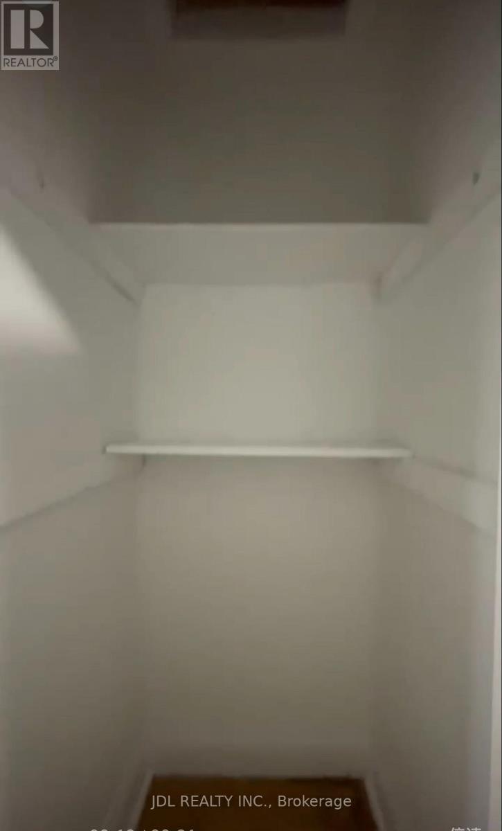 Unit A Bsmt - 10 Apache Trail, Toronto, Ontario  M2H 2H7 - Photo 4 - C13630054
