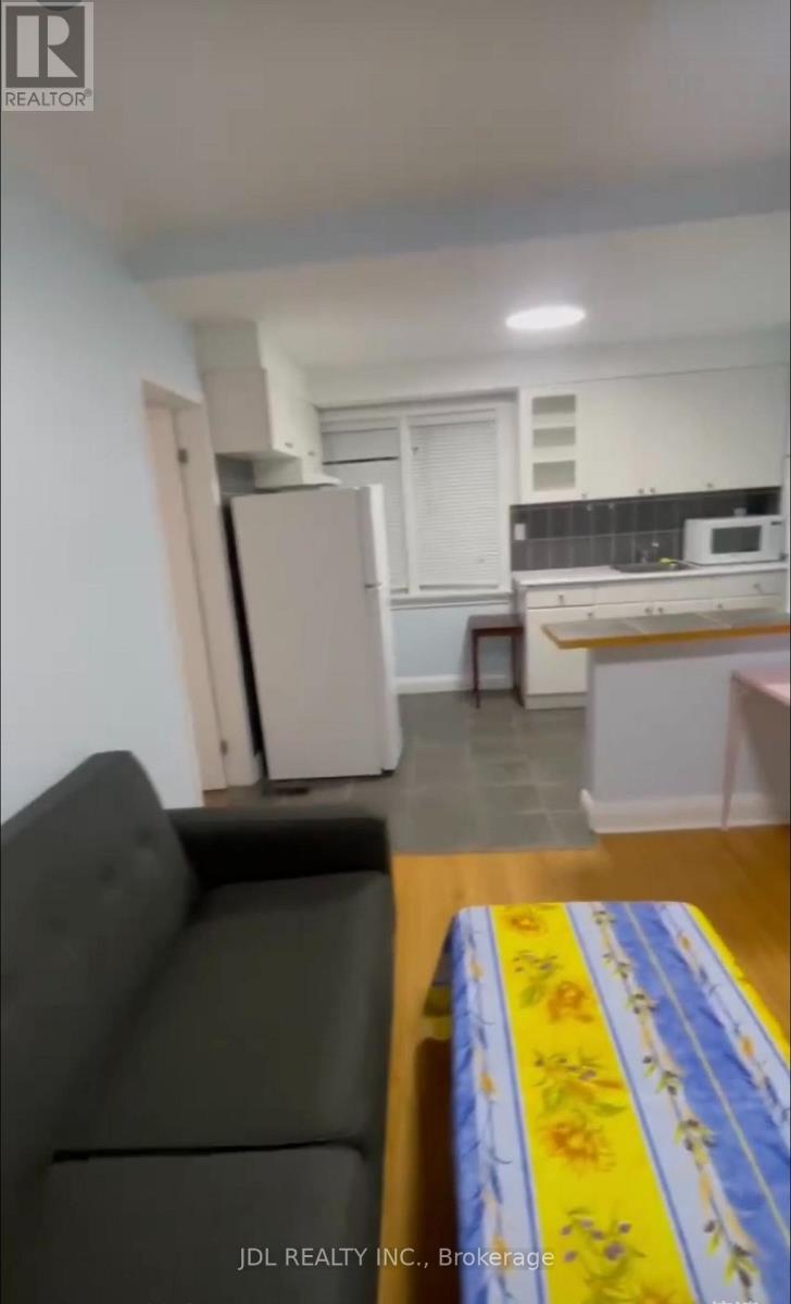 Unit A Bsmt - 10 Apache Trail, Toronto, Ontario  M2H 2H7 - Photo 6 - C13630054