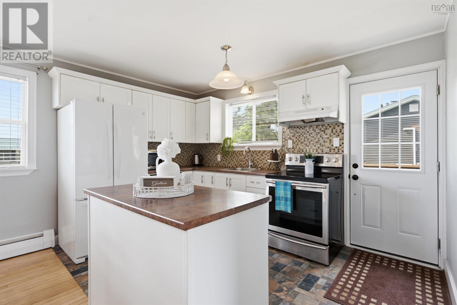 199 Prince Street, Lower Sackville, Nova Scotia  B4C 1L6 - Photo 10 - 202618277