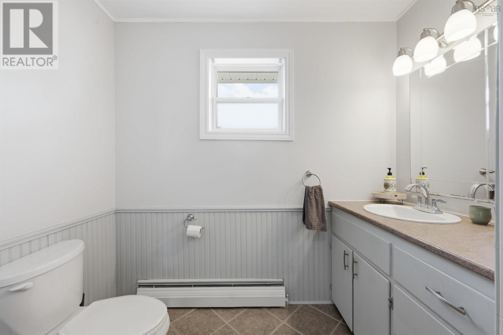 199 Prince Street, Lower Sackville, Nova Scotia  B4C 1L6 - Photo 19 - 202618277