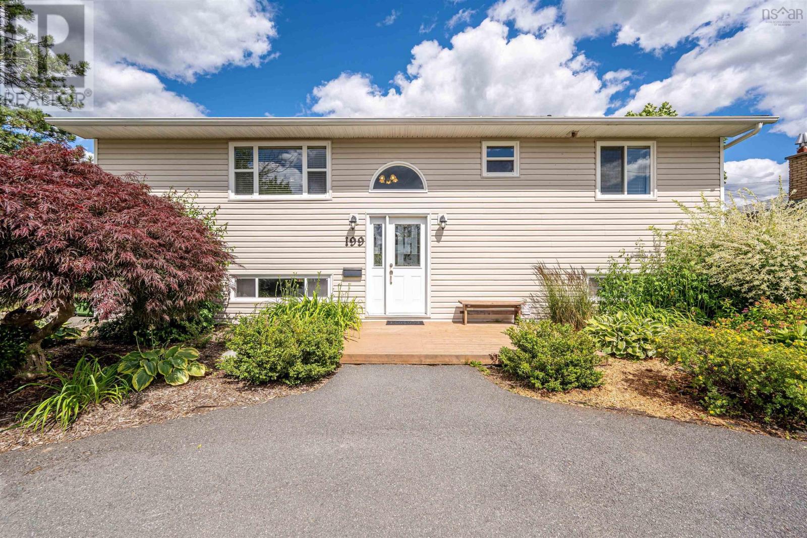 199 Prince Street, Lower Sackville, Nova Scotia  B4C 1L6 - Photo 2 - 202618277