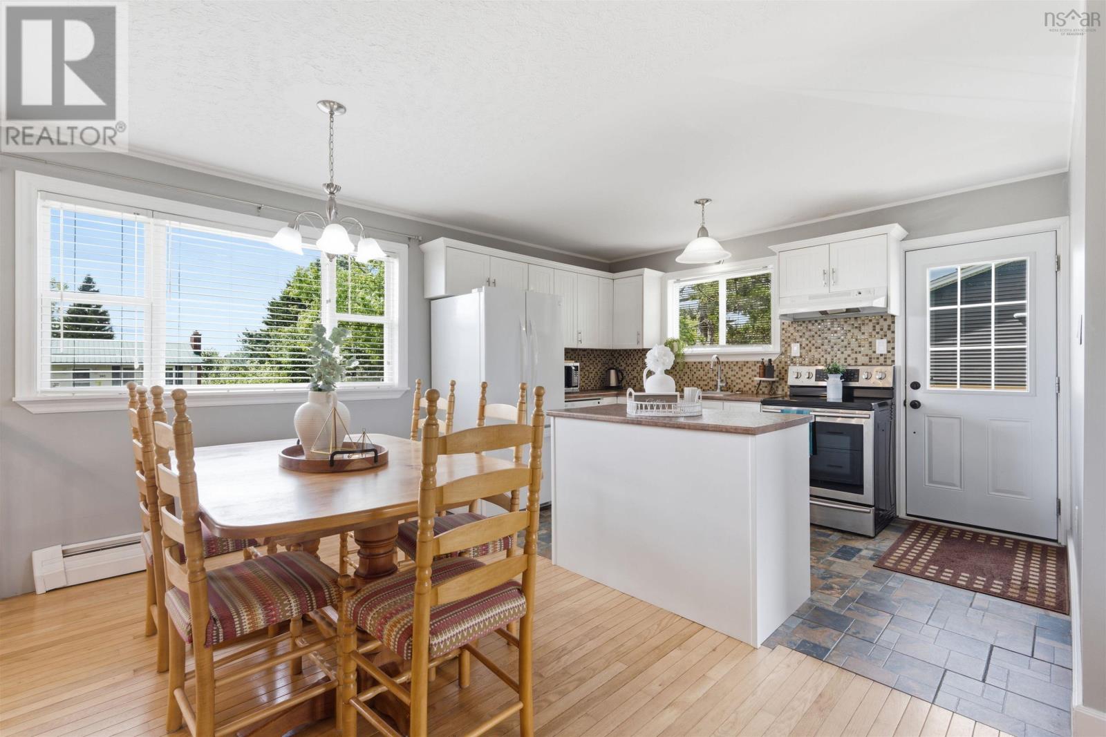 199 Prince Street, Lower Sackville, Nova Scotia  B4C 1L6 - Photo 6 - 202618277