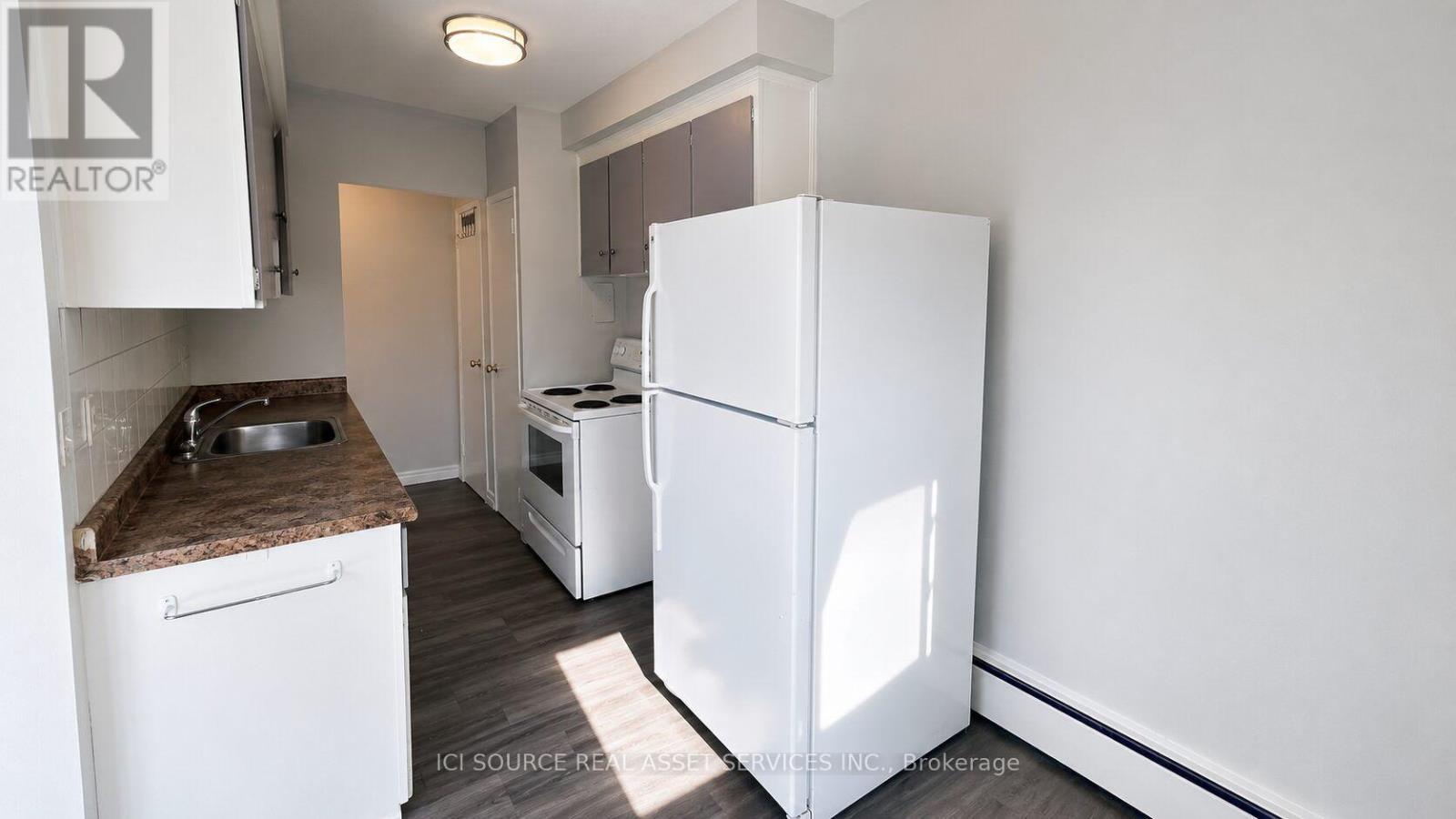 16 - 333 Gibb Street, Oshawa, Ontario  L1J 1Z1 - Photo 3 - E13630056