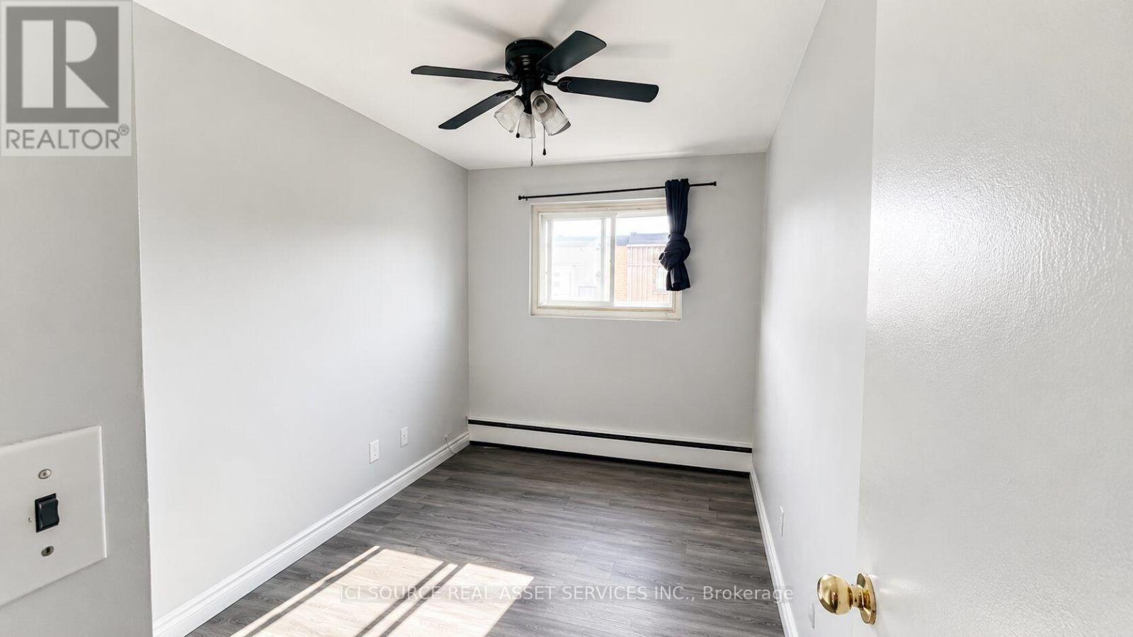 16 - 333 Gibb Street, Oshawa, Ontario  L1J 1Z1 - Photo 4 - E13630056
