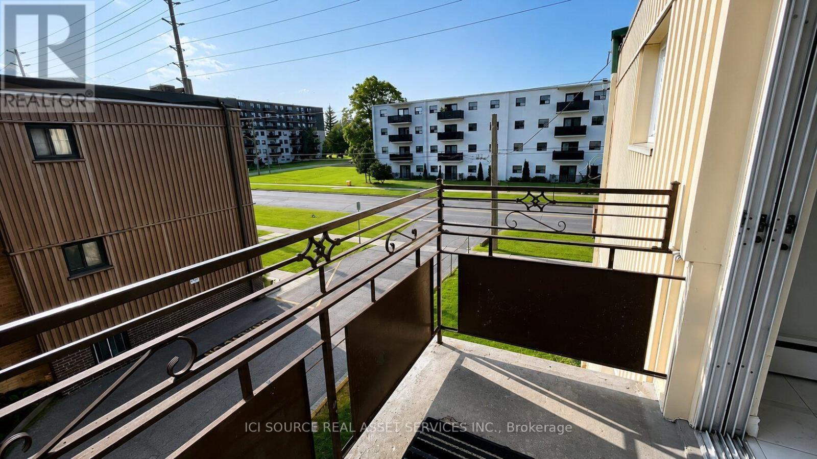 16 - 333 Gibb Street, Oshawa, Ontario  L1J 1Z1 - Photo 7 - E13630056