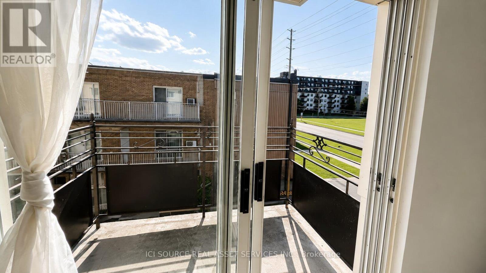 16 - 333 Gibb Street, Oshawa, Ontario  L1J 1Z1 - Photo 8 - E13630056